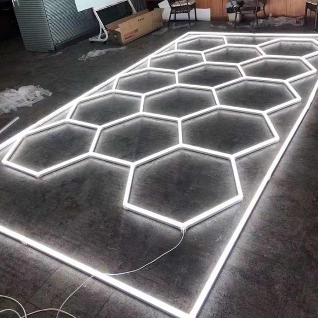 Hexagon LED rasvjeta za garaže i radionice (244x485 cm)