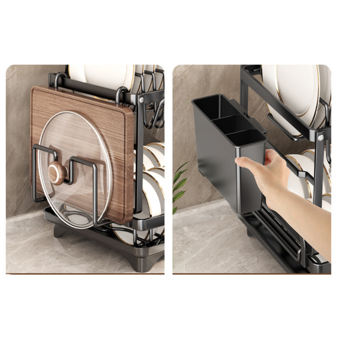 Elegantno cjedilo posuđa s tacnom