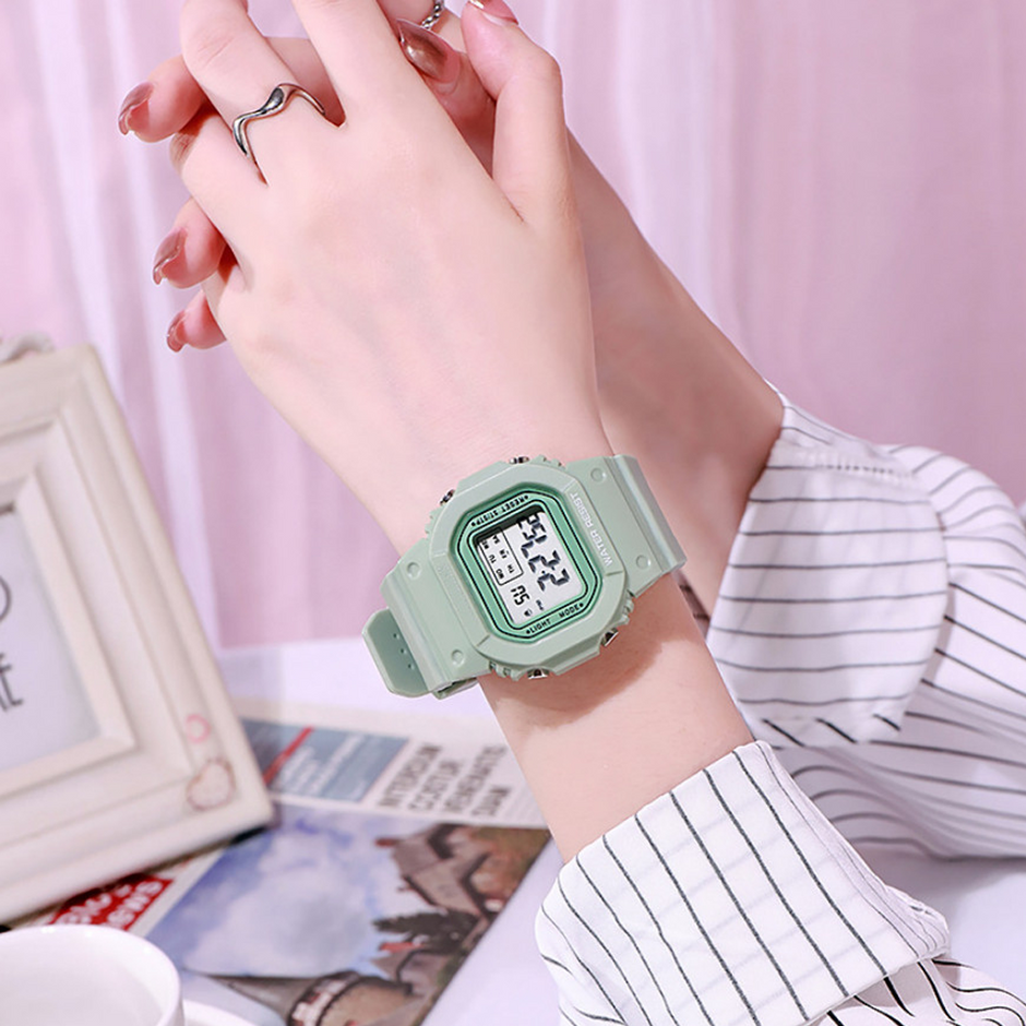 Digitalni multifunkcionalni sat